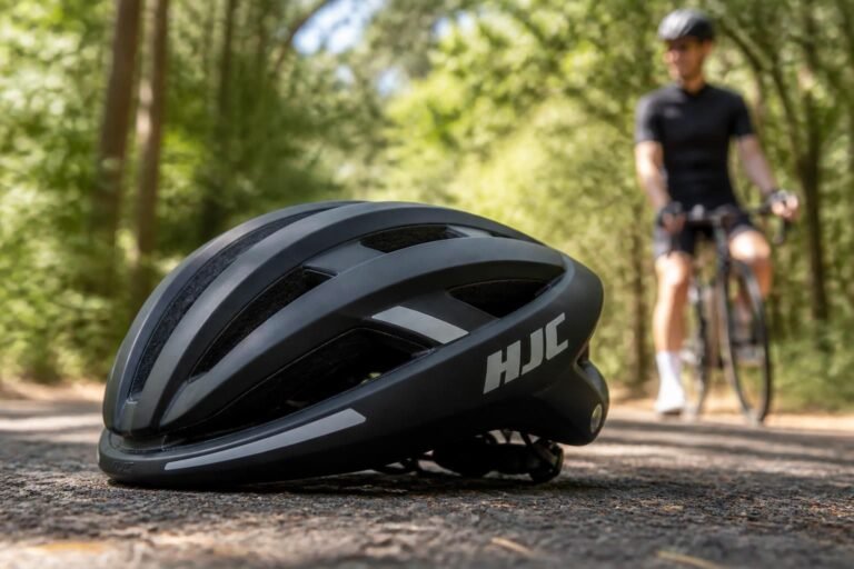 découvrez tout ce qu'il faut savoir sur le casque hjc pour vélo, alliant sécurité optimale et confort exceptionnel pour vos trajets à vélo.